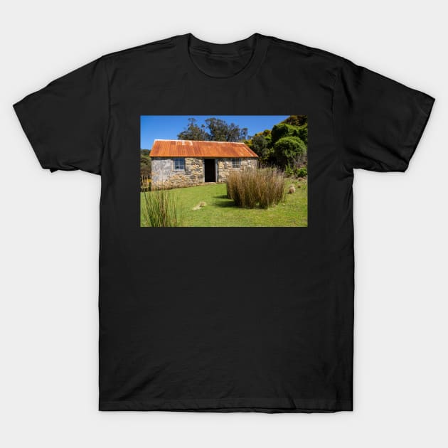 Ackers Cottage. T-Shirt by sma1050
